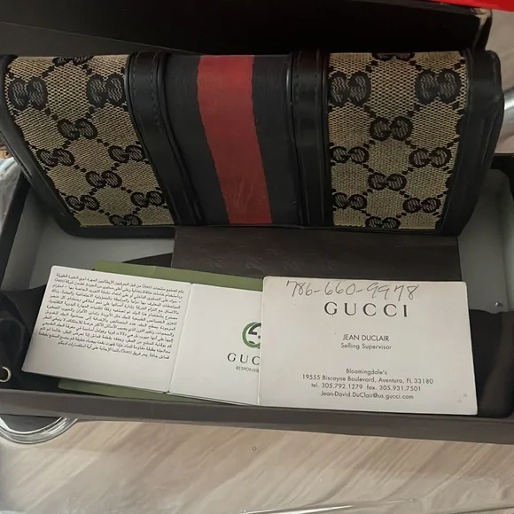 Gucci Boston Navy Wallet - Picture 3 of 5
